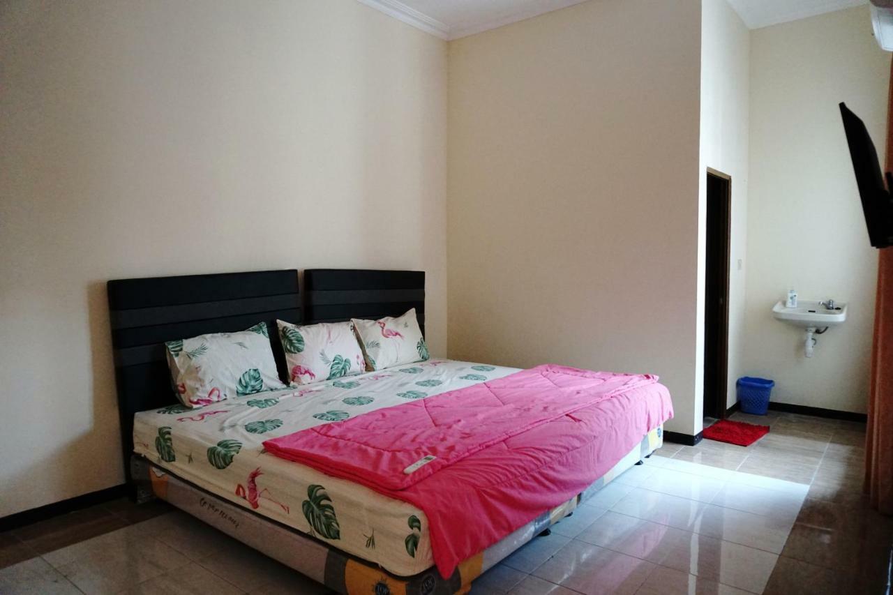 Green Surabaya Homey Exterior foto