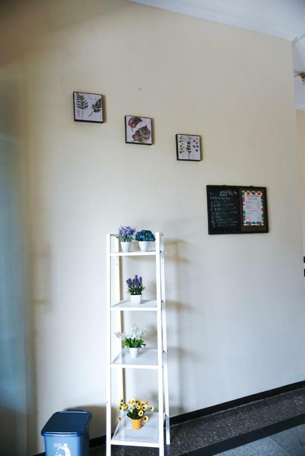 Green Surabaya Homey Exterior foto
